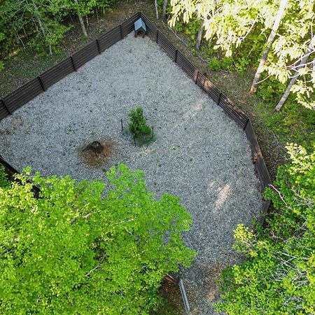 The Big Little Cabin - Hot Tub & Playground ดาห์ลอนีกา ภายนอก รูปภาพ
