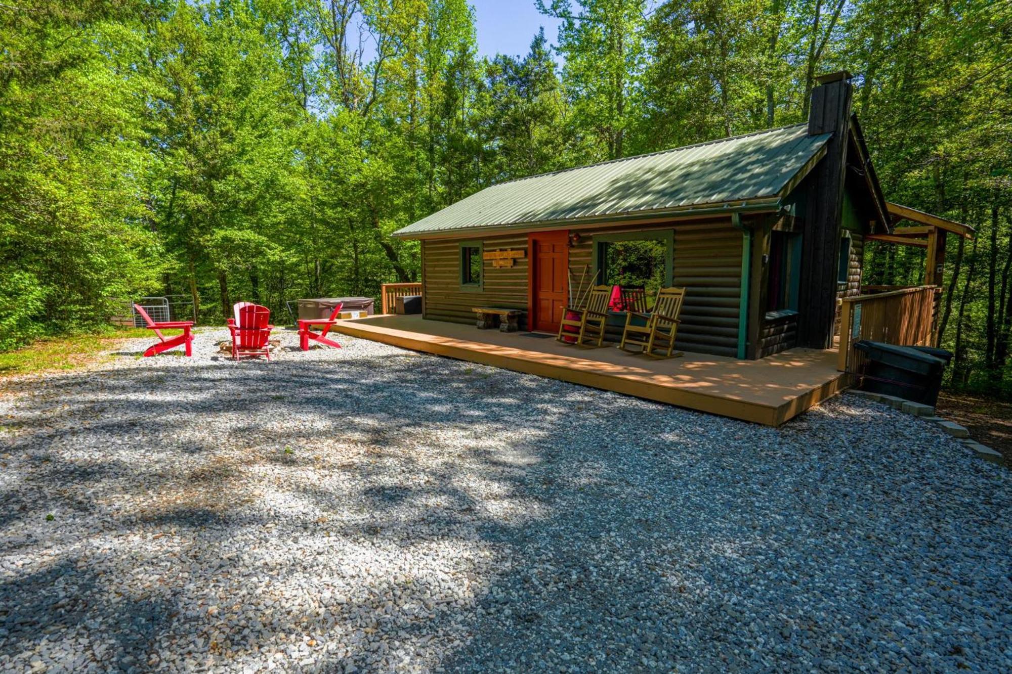 The Big Little Cabin - Hot Tub & Playground ดาห์ลอนีกา ภายนอก รูปภาพ