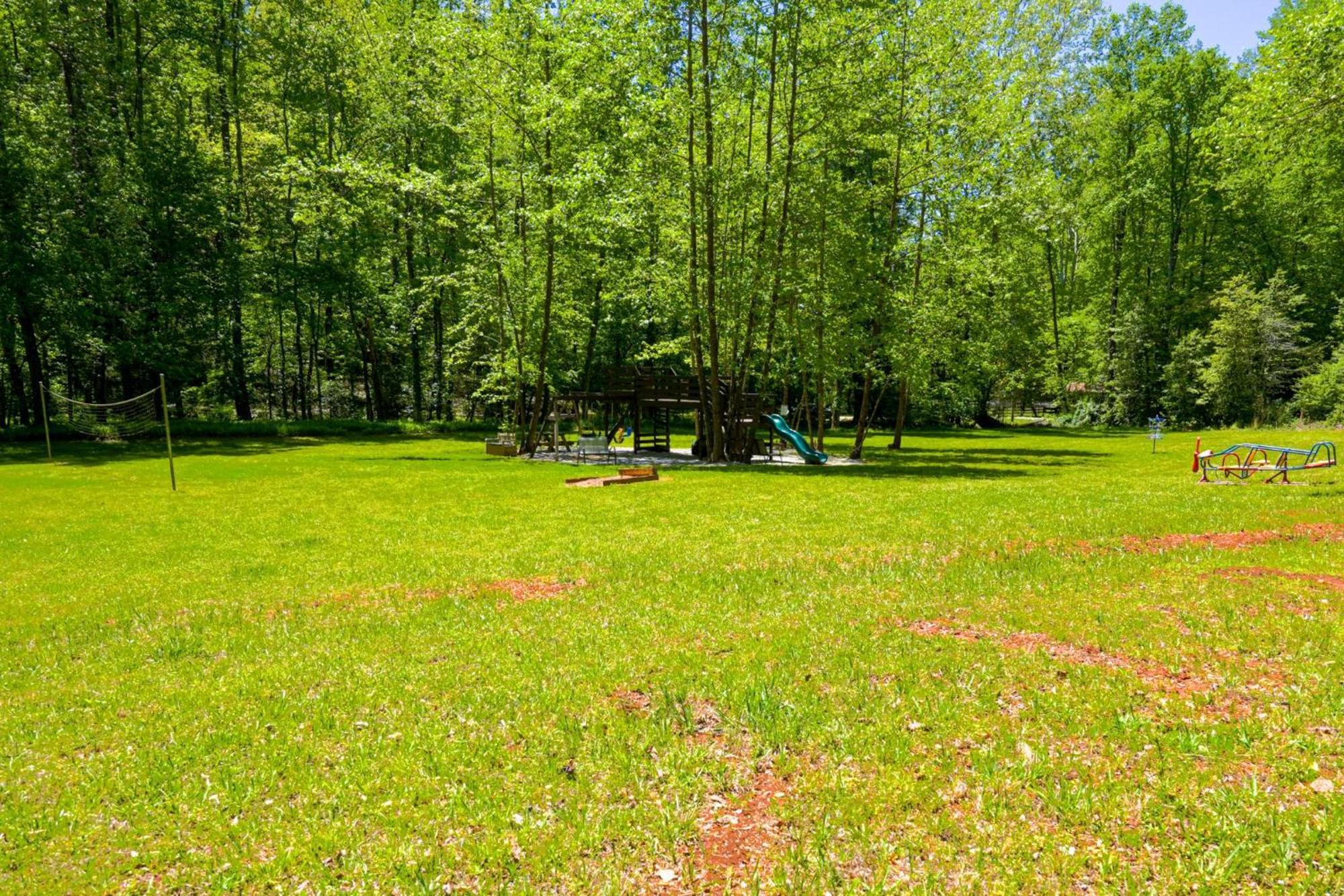 The Big Little Cabin - Hot Tub & Playground ดาห์ลอนีกา ภายนอก รูปภาพ