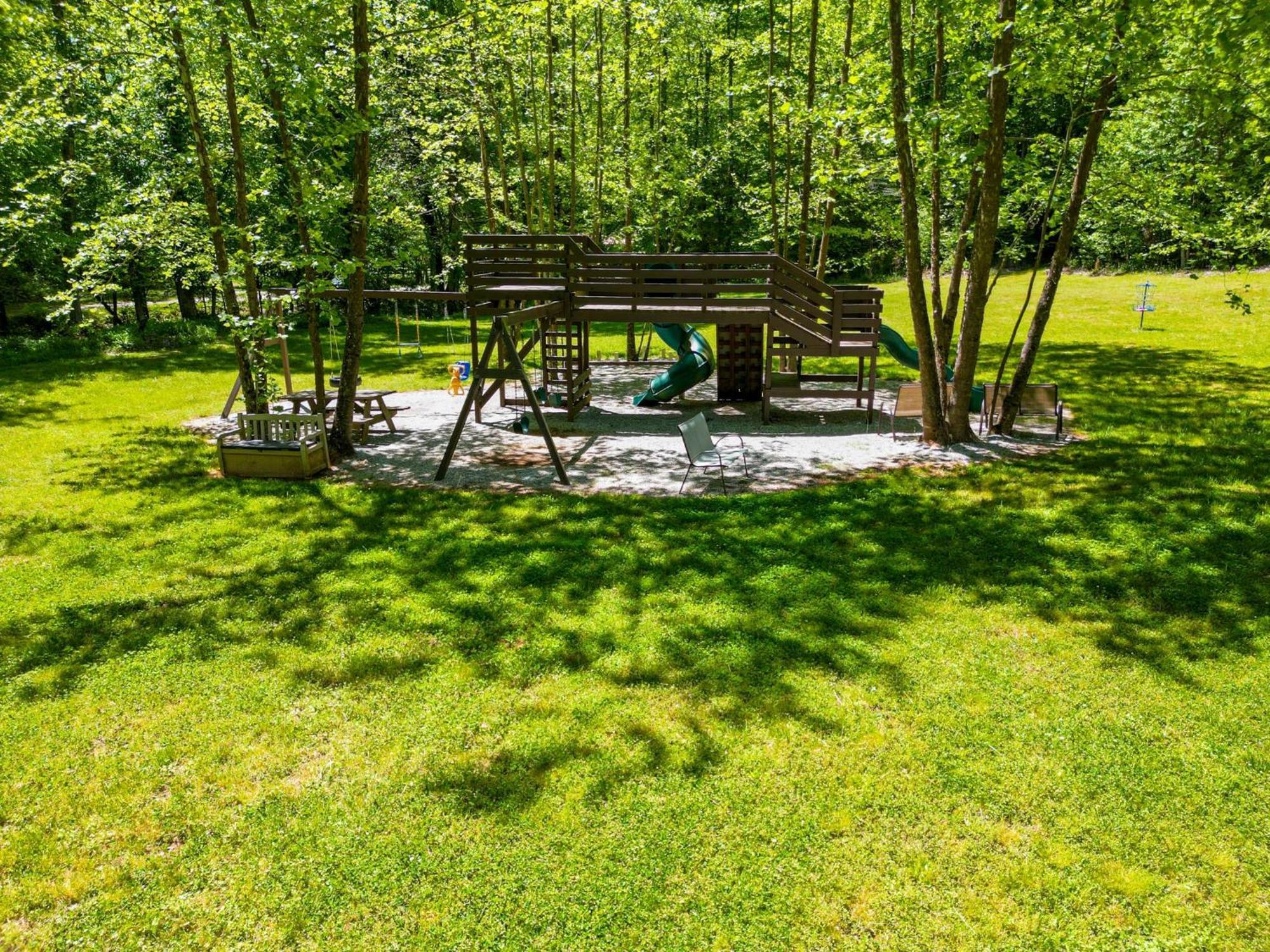 The Big Little Cabin - Hot Tub & Playground ดาห์ลอนีกา ภายนอก รูปภาพ