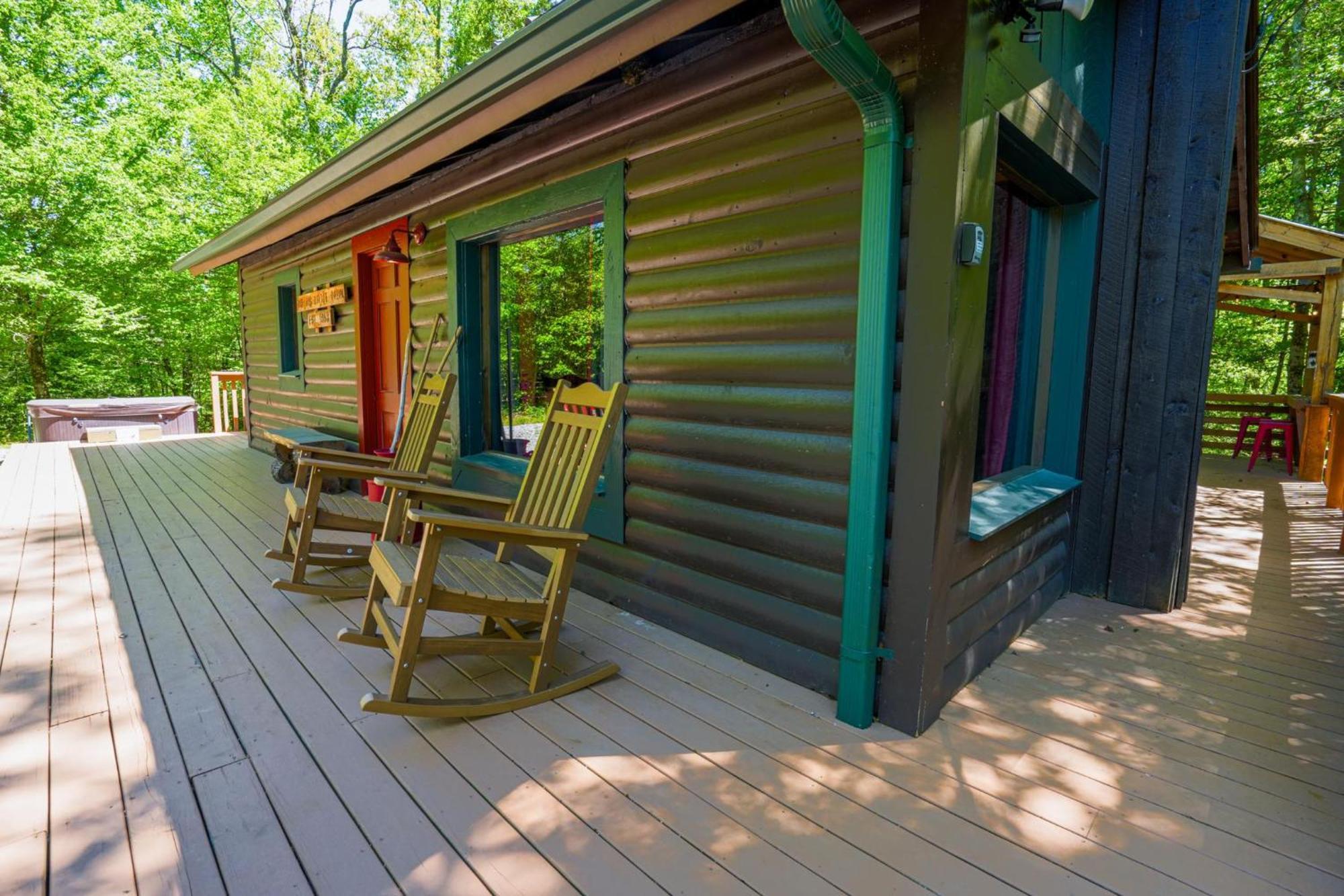 The Big Little Cabin - Hot Tub & Playground ดาห์ลอนีกา ภายนอก รูปภาพ