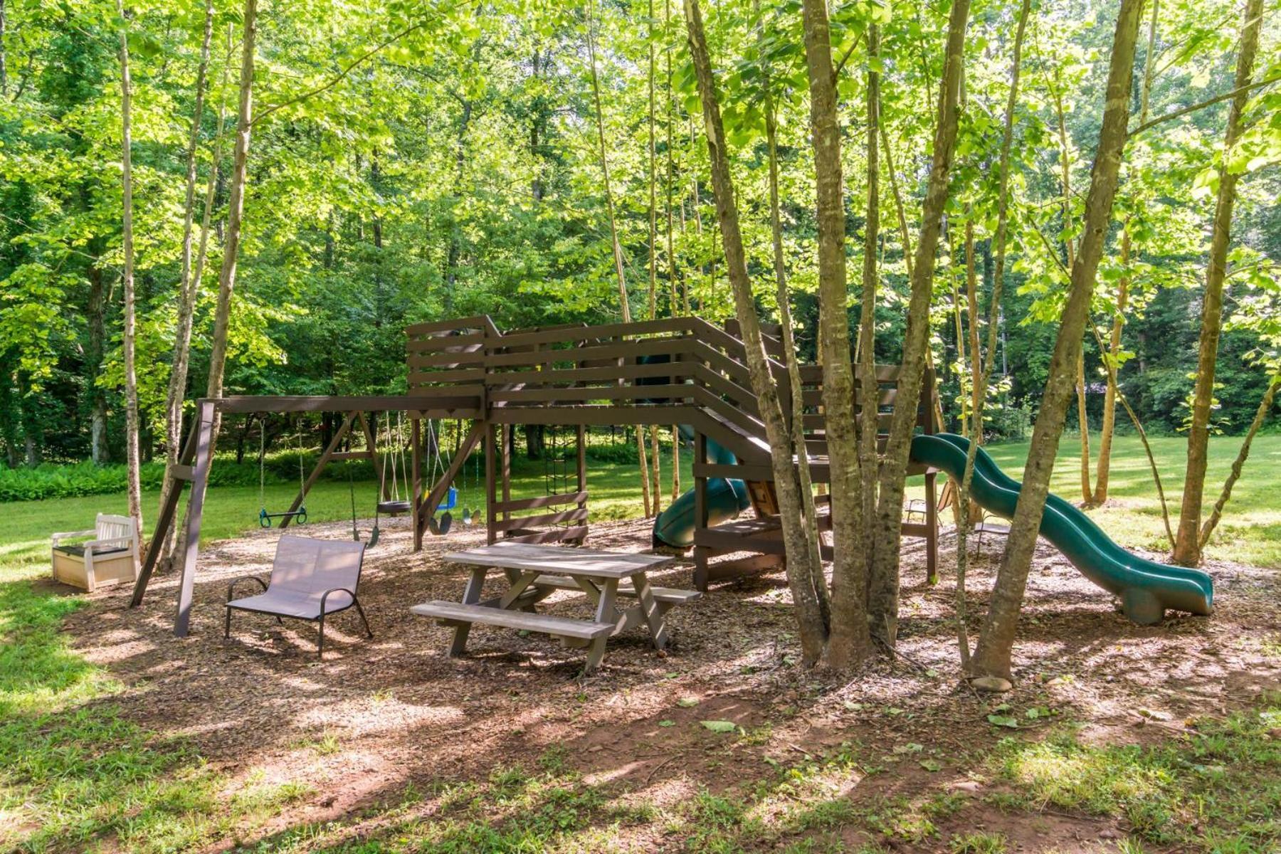 The Big Little Cabin - Hot Tub & Playground ดาห์ลอนีกา ภายนอก รูปภาพ