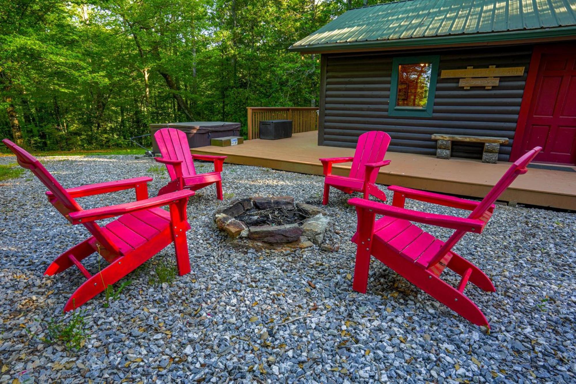 The Big Little Cabin - Hot Tub & Playground ดาห์ลอนีกา ภายนอก รูปภาพ