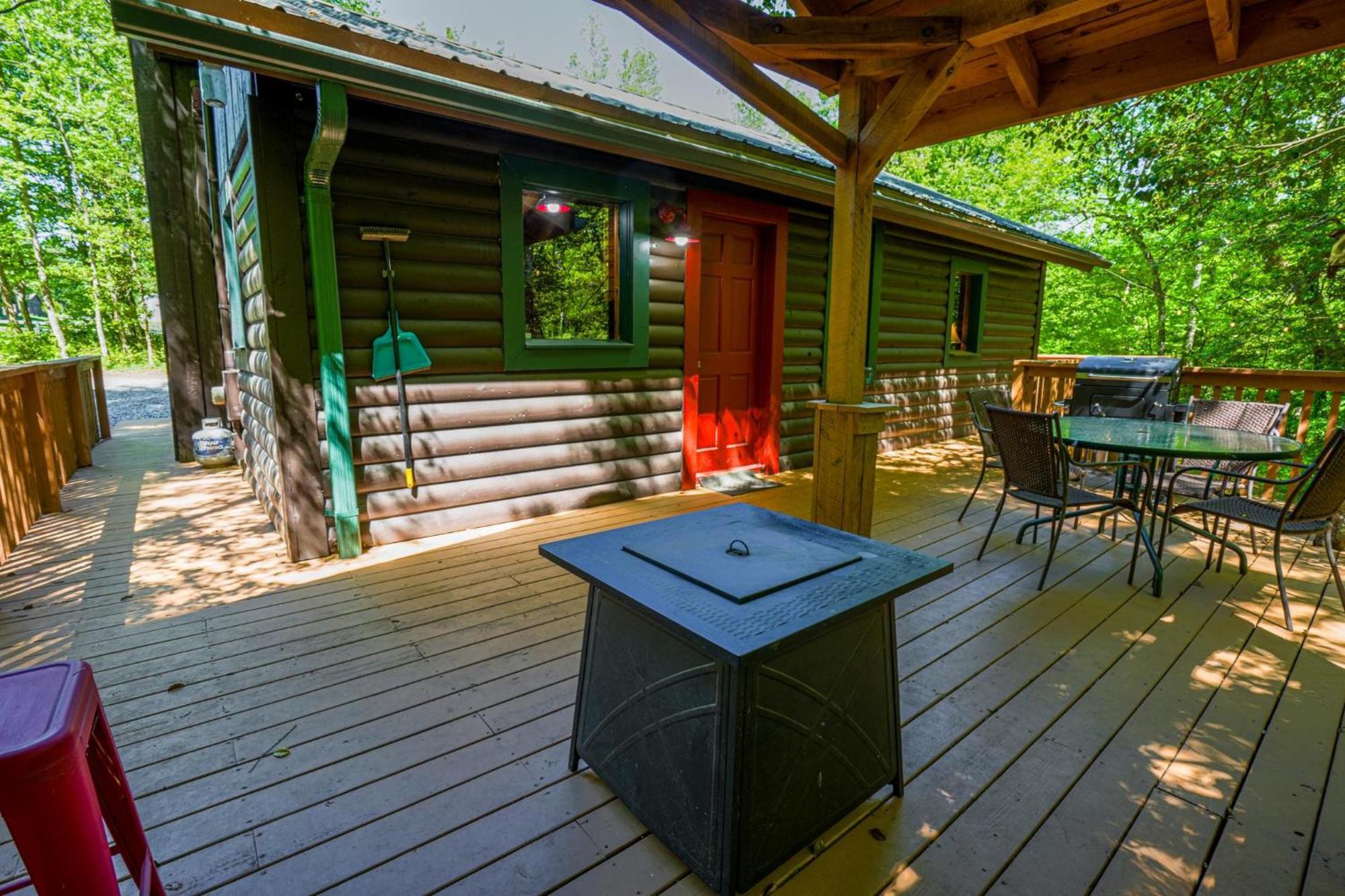 The Big Little Cabin - Hot Tub & Playground ดาห์ลอนีกา ภายนอก รูปภาพ