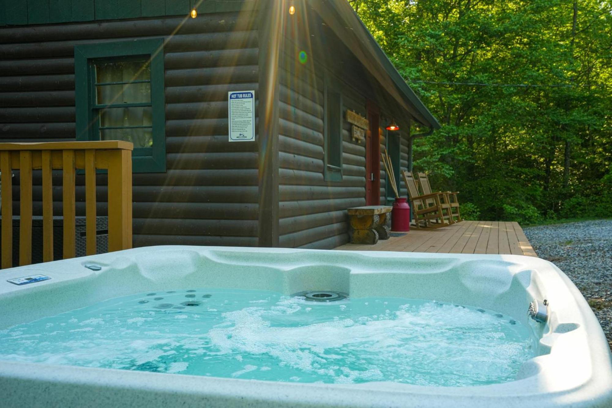 The Big Little Cabin - Hot Tub & Playground ดาห์ลอนีกา ภายนอก รูปภาพ