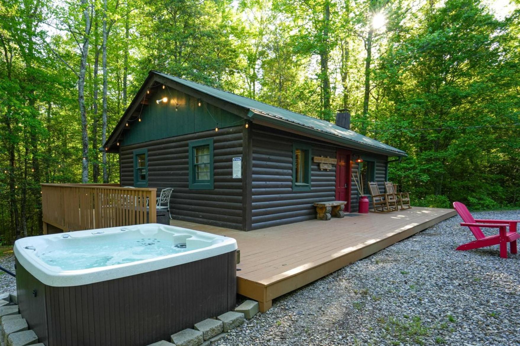 The Big Little Cabin - Hot Tub & Playground ดาห์ลอนีกา ภายนอก รูปภาพ